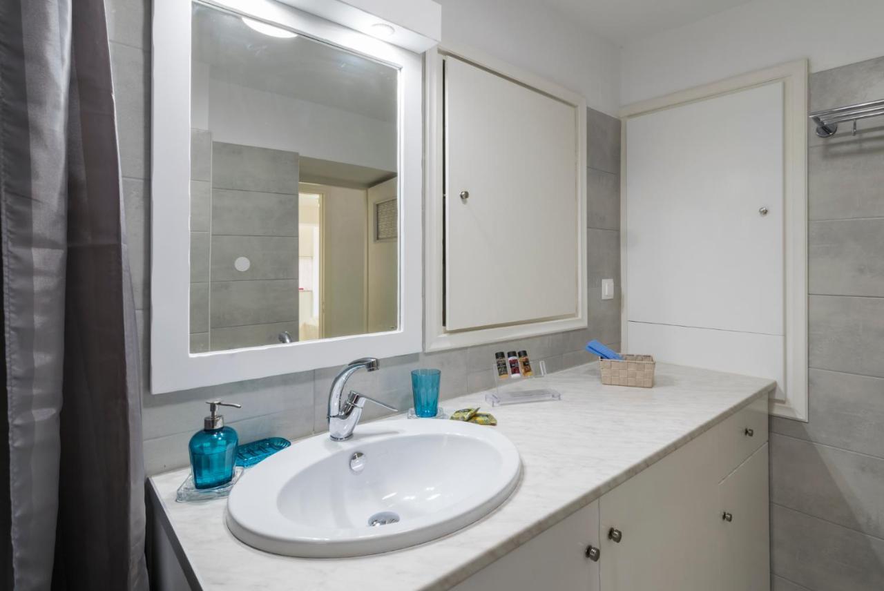 Kourita Garden Apartment With Sea View Near To The Port Of Milos Adámasz Kültér fotó