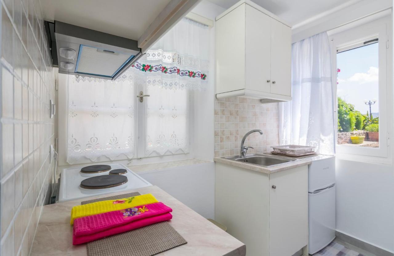 Kourita Garden Apartment With Sea View Near To The Port Of Milos Adámasz Kültér fotó